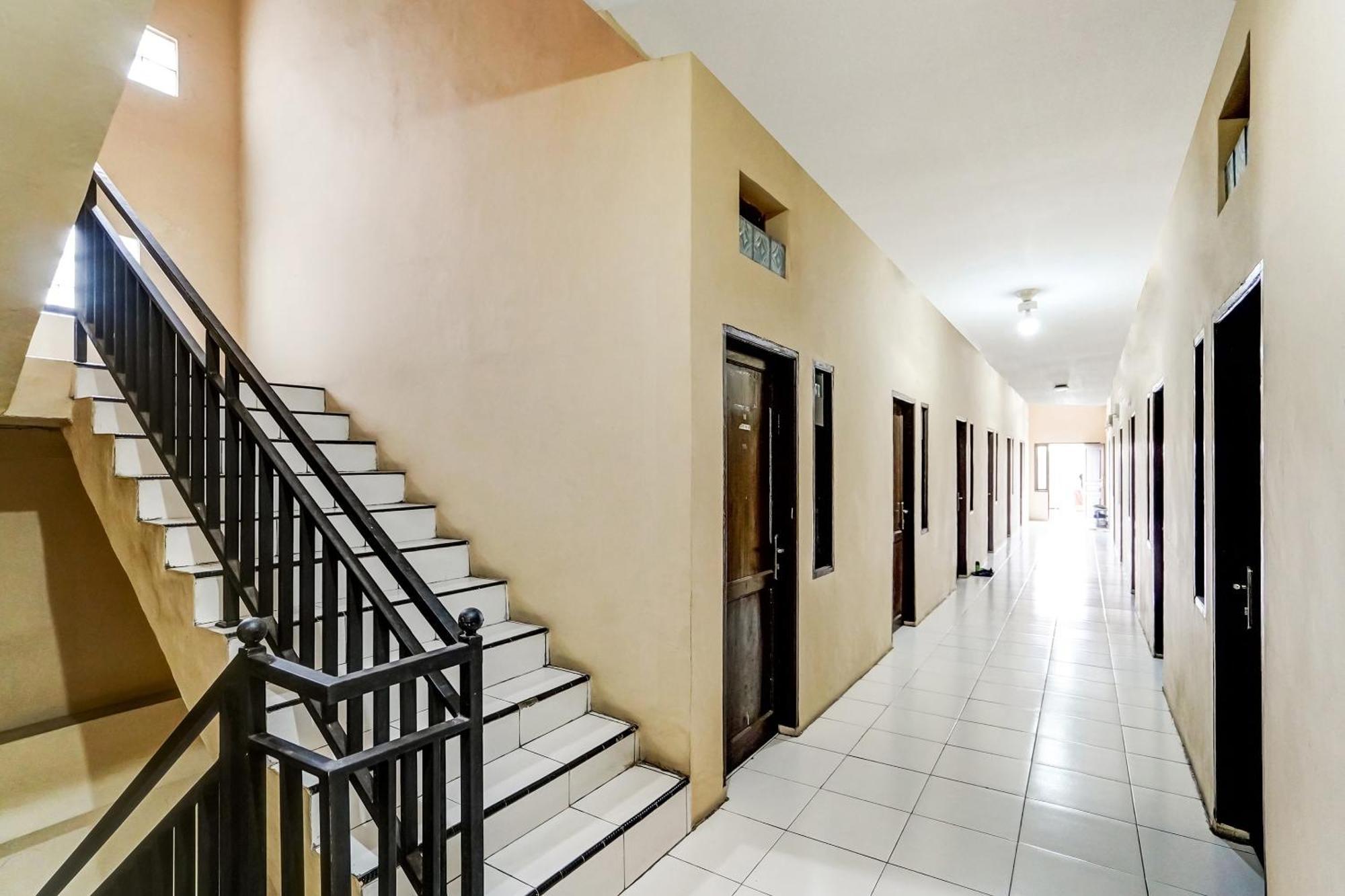Oyo 91110 Wilson Homestaynearrsu Bunda Thamrin Medan